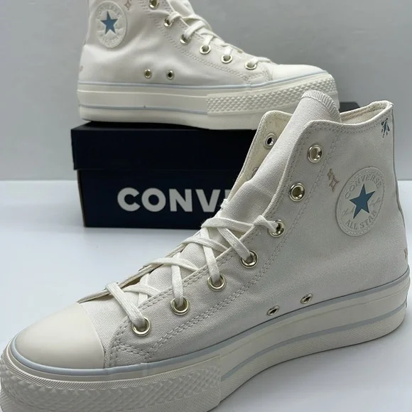 Converse WMNS High-Top Platform Sneakers
CTAS LIFT HI VINTAGE WHITE/COCOON BLUE - Picture 14 of 16